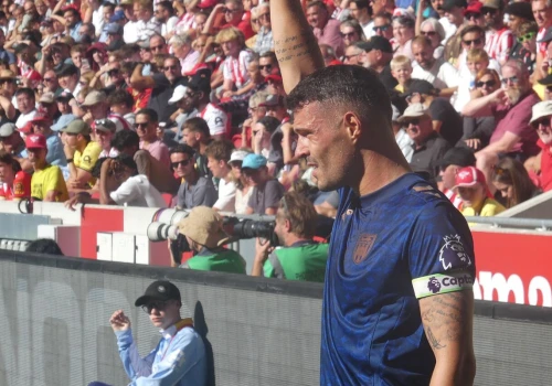 Znany piłkarz załatwił sobie covidowy certyfikat? Granit Xhaka zamieszany w aferę szczepionkową