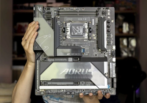 GIGABYTE X870 AORUS INFINITY jest gotowa na ciekły azot. To płyta główna do bicia rekordów