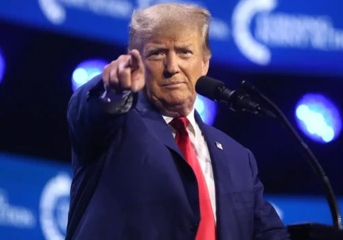 Trump rozpoczyna wojnę o AI. Chce napędzić wzrosty na rynku?