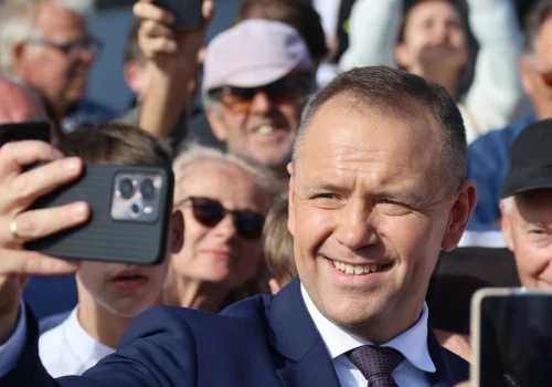 Sprzedają spotkania z Karolem Nawrockim. Pakiety za 100 tys. zł