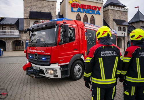 Energylandia wzmacnia ochronę przeciwpożarową. Do parku trafił wóz strażacki