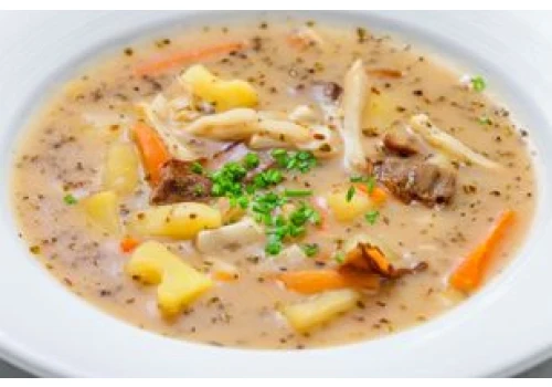 Zapomnij o pomidorówce. Jesienią na rosole ugotujesz o wiele smaczniejszą zupę