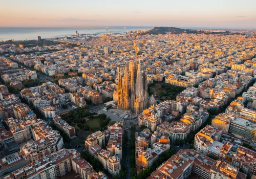 Gaudi, tapas i paella 🥘😍 City break w Barcelonie za 577 PLN 😱 Loty i hotel ze śniadaniami ✨😎