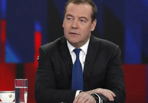 Miedwiediew cieszy się z wyników wyborów. „Będziemy wcielać w życie kurs Putina”