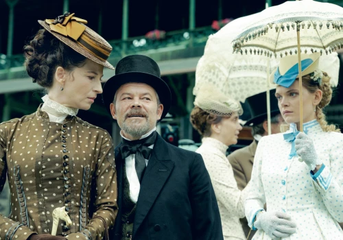Wrocław pięknie udaje Warszawę w kontrowersyjnym serialu Lalka na Netfliksie