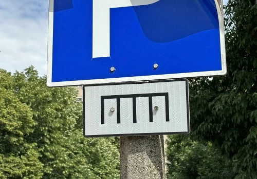 Wygląda jak czarna brama. Prawda o tym znaku jest zupełnie inna