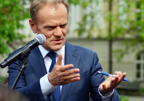 Premier podjął decyzję o wolnym. Weźmiesz 4 dni urlopu i zyskasz 12 dni wolnego