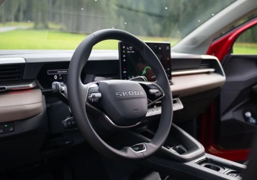Nowa Skoda ma już cennik w Polsce. Porównałem go z cenami za Kodiaqa i zaskoczenie