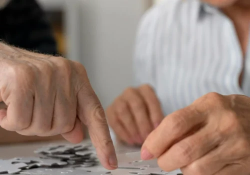 Pierwsze objawy Alzheimera łatwo przeoczyć. Dziś szybka diagnoza ma jeszcze większe znaczenie