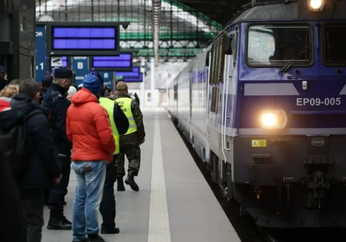 Tragedia na polskich torach. Dziewczynka nie żyje, pociągi są opóźnione