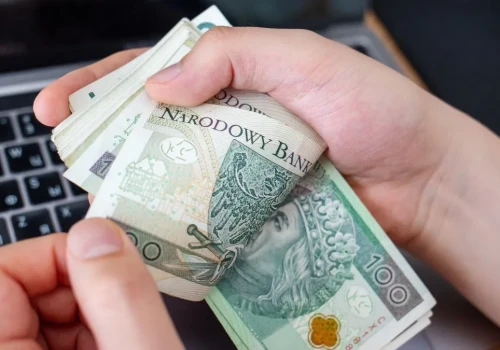 Koniec szybkich podwyżek. Pensje nagle wyhamowały