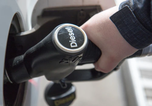 Rekordowo drogi diesel zostanie z nami na długo. Eksperci nie mają złudzeń
