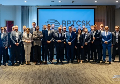 Polska kolej porządkuje cyfryzację. Nowa strategia obejmuje IT, OT i cyberbezpieczeństwo