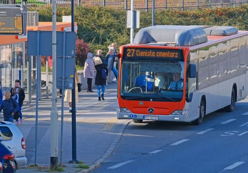 Dzień Bez Samochodu w Rzeszowie. Bezpłatny przejazd autobusami i piętrowy MAN na ulicach miasta
