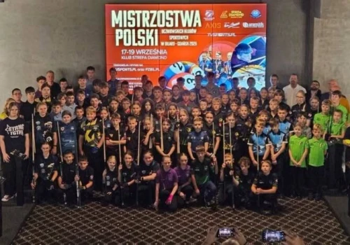 Wielki sukces młodych bilardzistów z Rękoraja! Izabela Adamiec mistrzynią Polski, drużyna chłopców z brązem