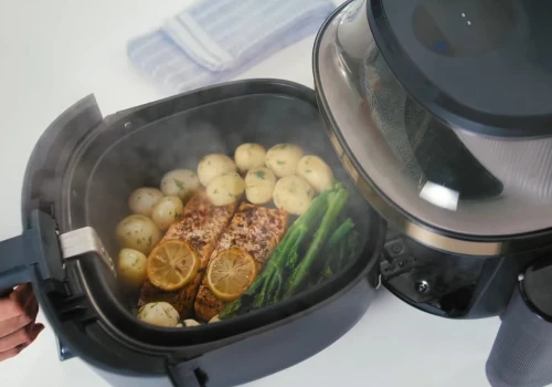 Philips łączy airfryer z gotowaniem na parze. Sprzęt jest teraz 1/3 tańszy