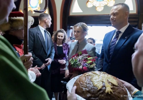 Wypatrzyli nietypowy kolczyk u Nawrockiej! Ekspertka od wizerunku wbiła szpilę. „Talent show”