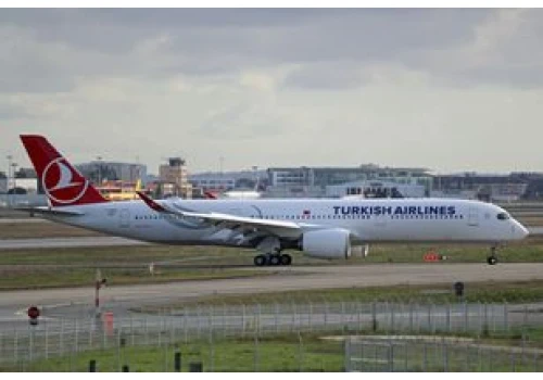 Airbus A350 Turkish Airlines wjechał na pas w Newark bez zgody wieży