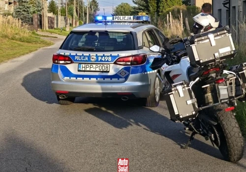 Jechał motocyklem. Popełnił jedną głupotę za drugą i teraz grozi mu nawet 5 lat więzienia