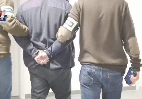 Brali łapówki za „zaliczone” przeglądy? Olsztyńscy policjanci zatrzymali trzy osoby