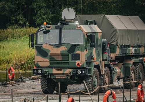 Rolnik wykopał ją podczas prac. Musiały interweniować policja i wojsko