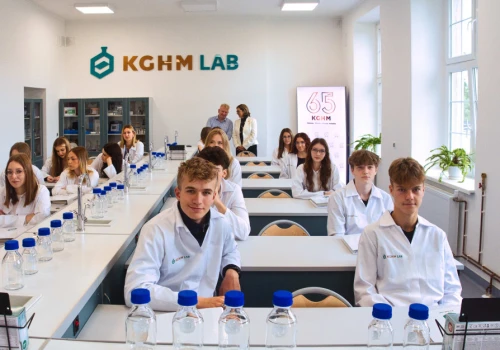 Kolejny KGHM LAB otwarty. Nowoczesna pracownia chemiczna dostępna dla uczniów LO w Złotoryi