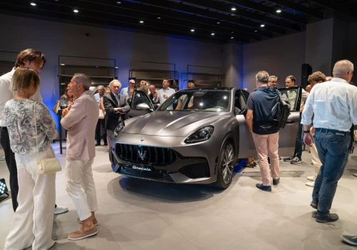 Maserati pokazało nowe Grecale, GranTurismo i GranCabrio. 1200 uczestników