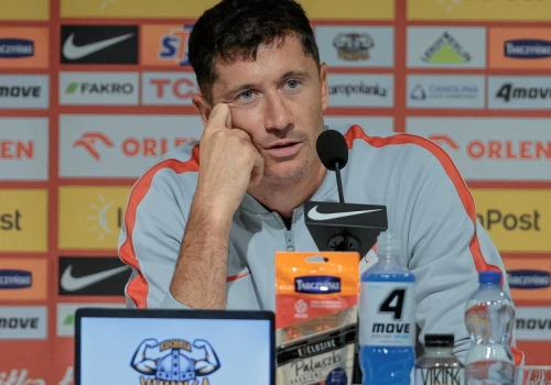 Trwa konferencja kadry. Lewandowski jest tu najważniejszy