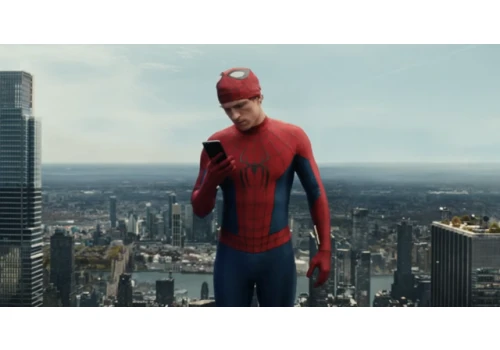 Brytyjski akcent, kot z bodegi i oszust kradnący markę Pajączka. Twórcy Spider-Man: Całkiem Nowy Dzień ujawniają mnóstwo skasowanych pomysłów