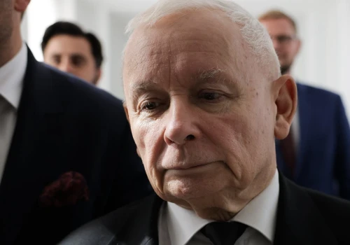 PiS oficjalnie wykluczył z partii trzech europosłów z delegacji Rozwoju Plus. 