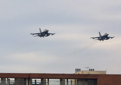 F-16 rozbił się w pobliżu bazy lotniczej USA w Niemczech. 