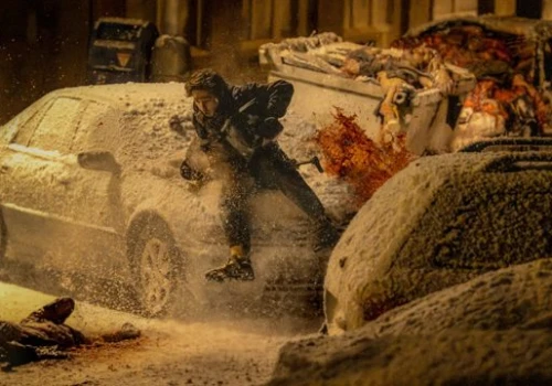 Resident Evil Zacha Creggera przerasta oczekiwania z wynikiem 108 mln dolarów w weekend otwarcia