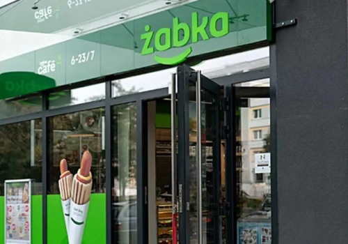 Żabka wciąga klientów do gry. Sprawdziłam, co można wygrać