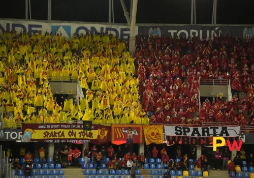 Żużel. Koniec wielkiej hegemonii Sparty?! PRES Toruń idzie po koronę na trybunach