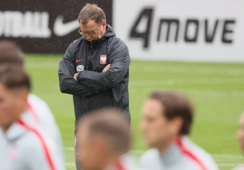 Kolejny kadrowicz opuścił zgrupowanie. Jan Urban pilnie dowołał zawodnika z młodzieżówki