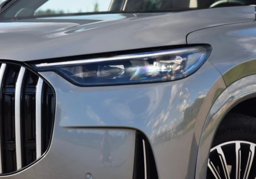 Flagowy SUV Jaecoo ma 428 KM z hybrydy PHEV. Żaden zachodni rywal nie oferuje tyle w tej cenie