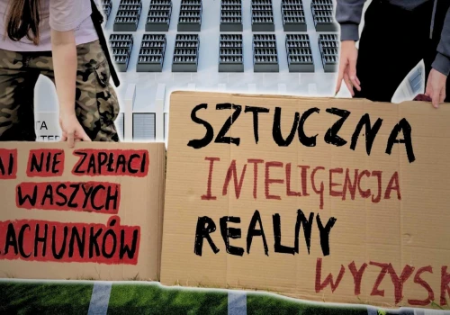 „Głos ludzi, nie szum maszyn”. Mieszkańcy Piaseczna protestują przeciwko centrom danych