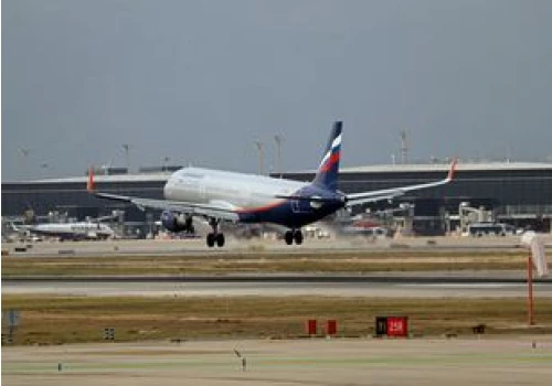 Airbus A321 od ponad czterech lat stoi w Genewie. Samolot niszczeje