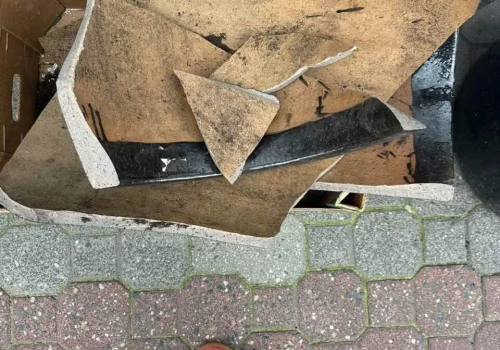 Dewastacja w centrum Ostrowa. Mieszkańcy wskazują na otwartą dyskotekę