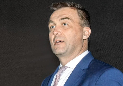 To on znalazł się w centrum sporu z Olgą Malinkiewicz. Kim jest Piotr Kurczewski?