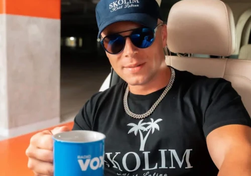 Skolim w nowej kampanii Vox FM. Reklamy pojawią się w całej Polsce