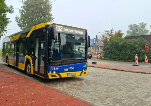 Autobusy znów dojeżdżają do Kudrowic. Linie 260 i 262 wróciły na stałe trasy
