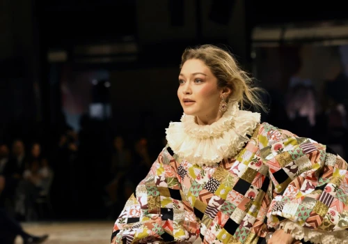 Gigi Hadid skradła show w Mediolanie. Jej suknia Valentino robi wrażenie