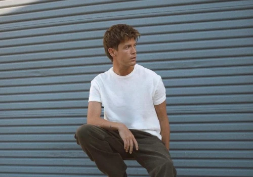 Jamie Miller z gwiazdą „Off Campus” Antonio Cipriano w nowej wersji hitu „Babydoll”
