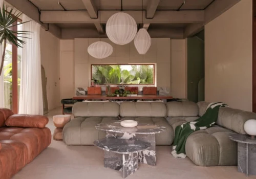 Wnętrza w stylu tropical modern. Nauczycielka jogi z Polski pokazuje swój dom na Bali