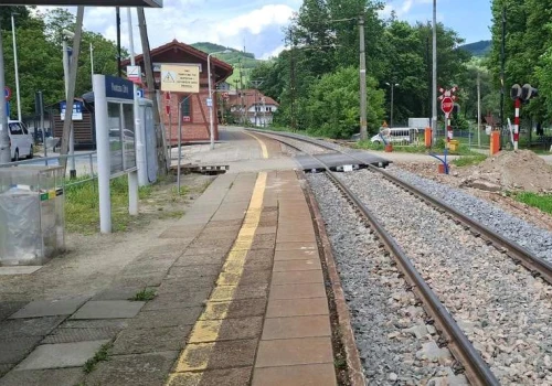 Ruszyła przebudowa peronu w Piwnicznej-Zdroju. „Chcemy, by dostęp do kolei był jeszcze lepszy”