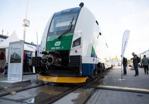 Škoda pokazuje bateryjnego RegioPantera. Pociąg przejedzie 80 km bez sieci trakcyjnej