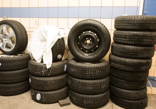 Po wymianie opon nie rób tego odruchowo. Jeden błąd może uszkodzić cały komplet