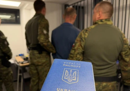 „Narkotyki, kradzieże i opór przy zatrzymaniu. 32-latek deportowany z Polski