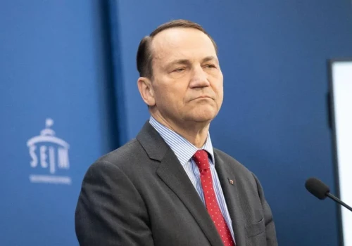 Sikorski nie chce nazwy „Fort Trump”. Padły słowa o „uniżoności”